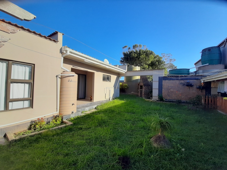 10 Bedroom Property for Sale in Cove Ridge East Eastern Cape